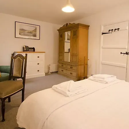 בית נופש Woodland Crag Cottage, *